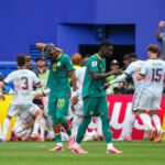 L’annonce lunaire du décès du père de Sébastien Desabre en conférence de presse